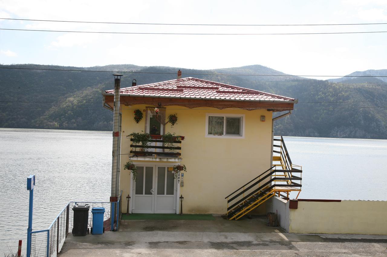 Casa Ana Serena Ieşelniţa Dış mekan fotoğraf