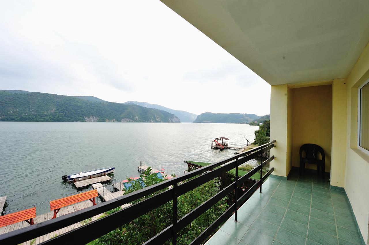 Casa Ana Serena Ieşelniţa Dış mekan fotoğraf