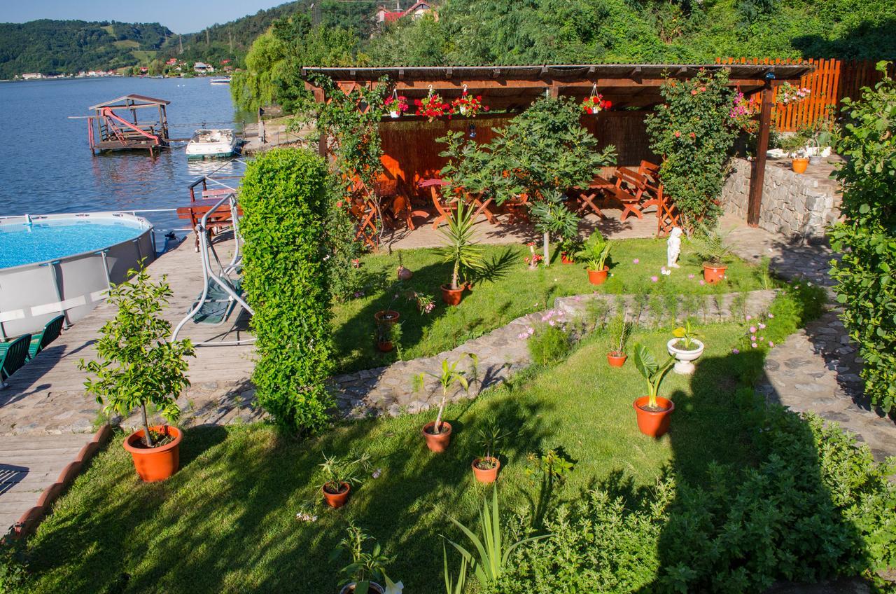 Casa Ana Serena Ieşelniţa Dış mekan fotoğraf